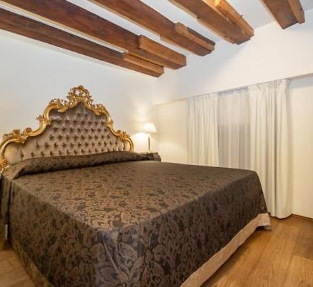 Luxury Apartment San Marco Experience Venesia Bagian luar foto