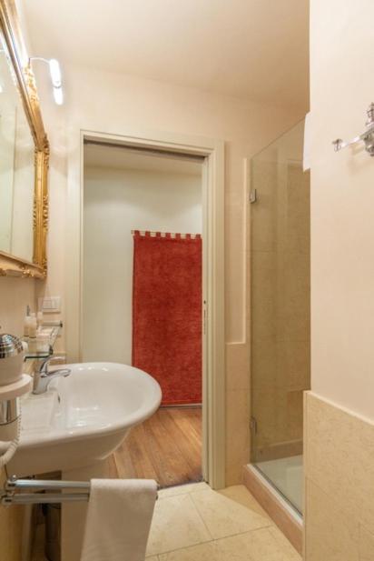 Luxury Apartment San Marco Experience Venesia Bagian luar foto